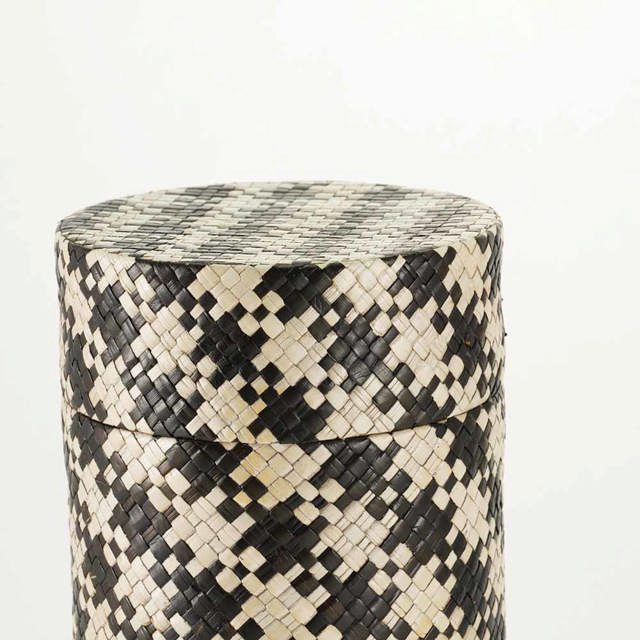 Woven Naturals Palm Black/Tan Scattering Urn