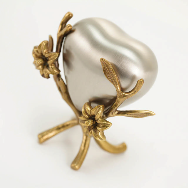 Windsong™ Lily Heart Stand Bronze