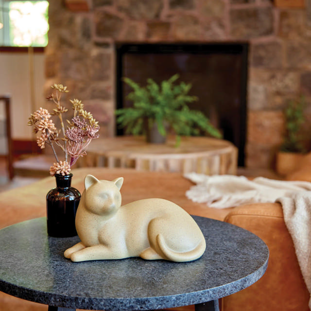 Cozy Cat Fawn, Petite Urn